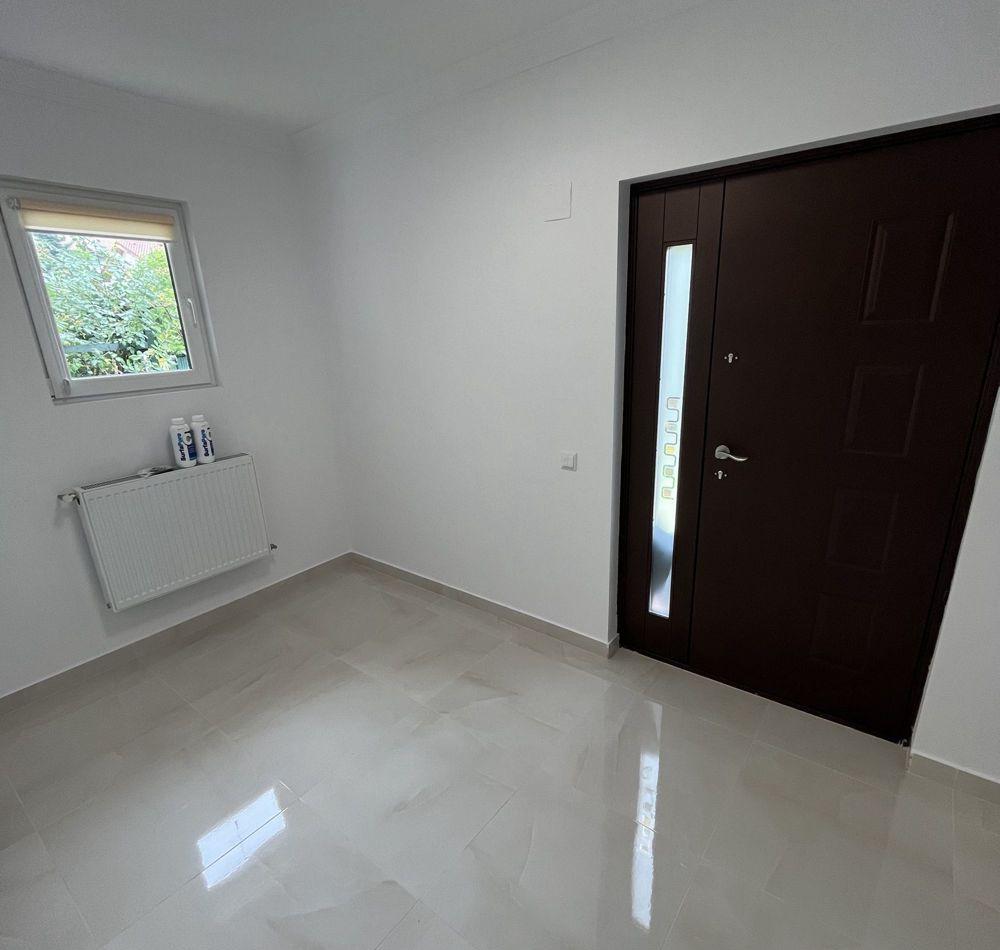 Casa de închiriat cu curte proprie - Complex Class