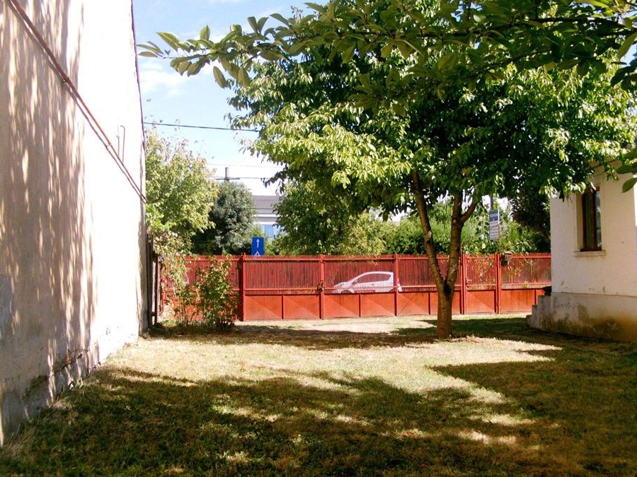 casa de inchiriat INTERSECTIE 3 STRAZI pozitie super