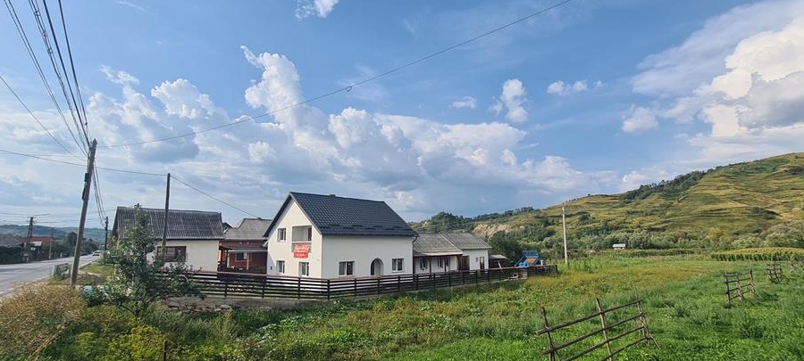 Casa de vanzare 130 mp plus anexe si teren in Bogdan Voda Maramures