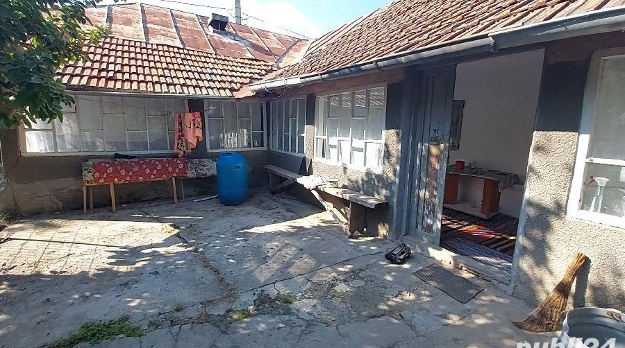 Casa de Vanzare 1325 mp, casa de locuit 136 mp, aproape de lac ( Mostistea )