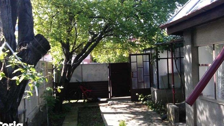 Casă de vânzare 3 camere, 60mp, 196mp teren, sector 3, 75000 euro