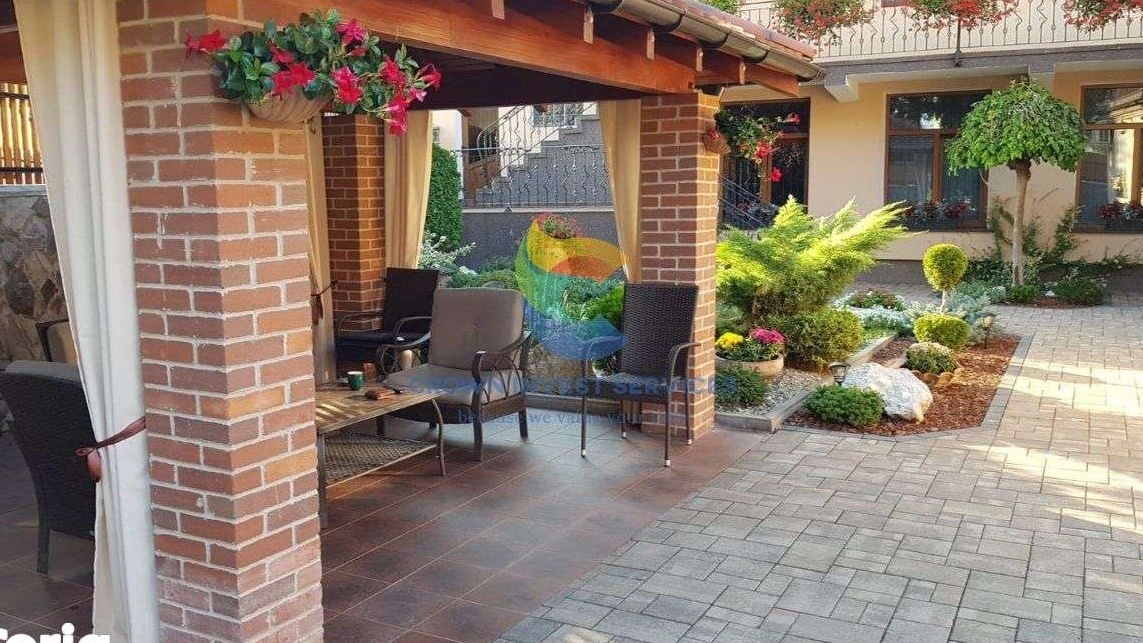 Casa de vanzare, 350mp utili, 10 camere, 4 bai ,Sibiu zona Medias