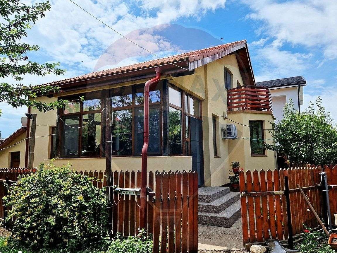 Casa de vanzare 4 camere, curte proprie, gradina, zona linistita KM5
