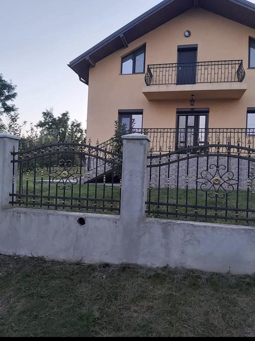 Casa de vânzare