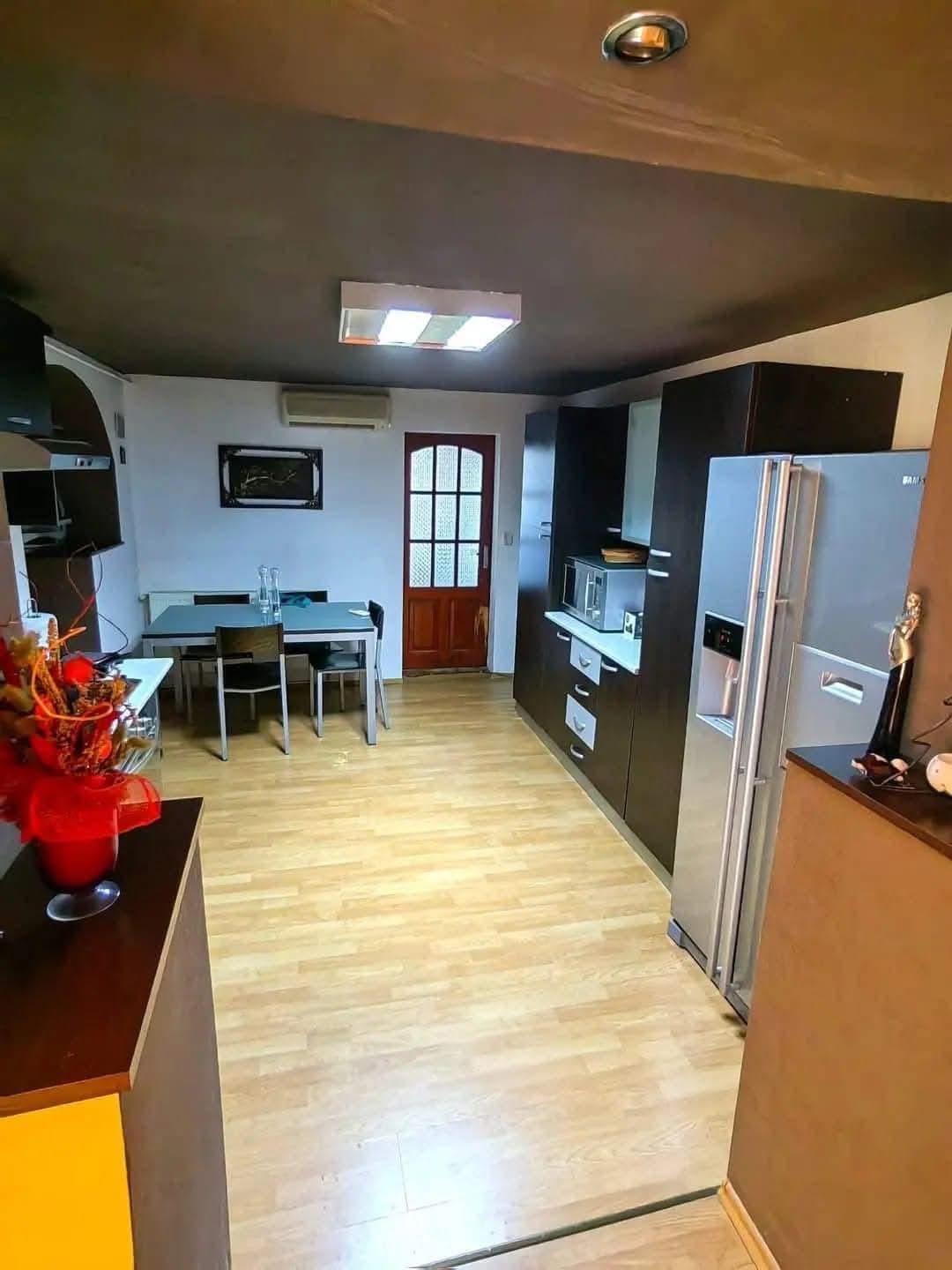 Casă de vânzare