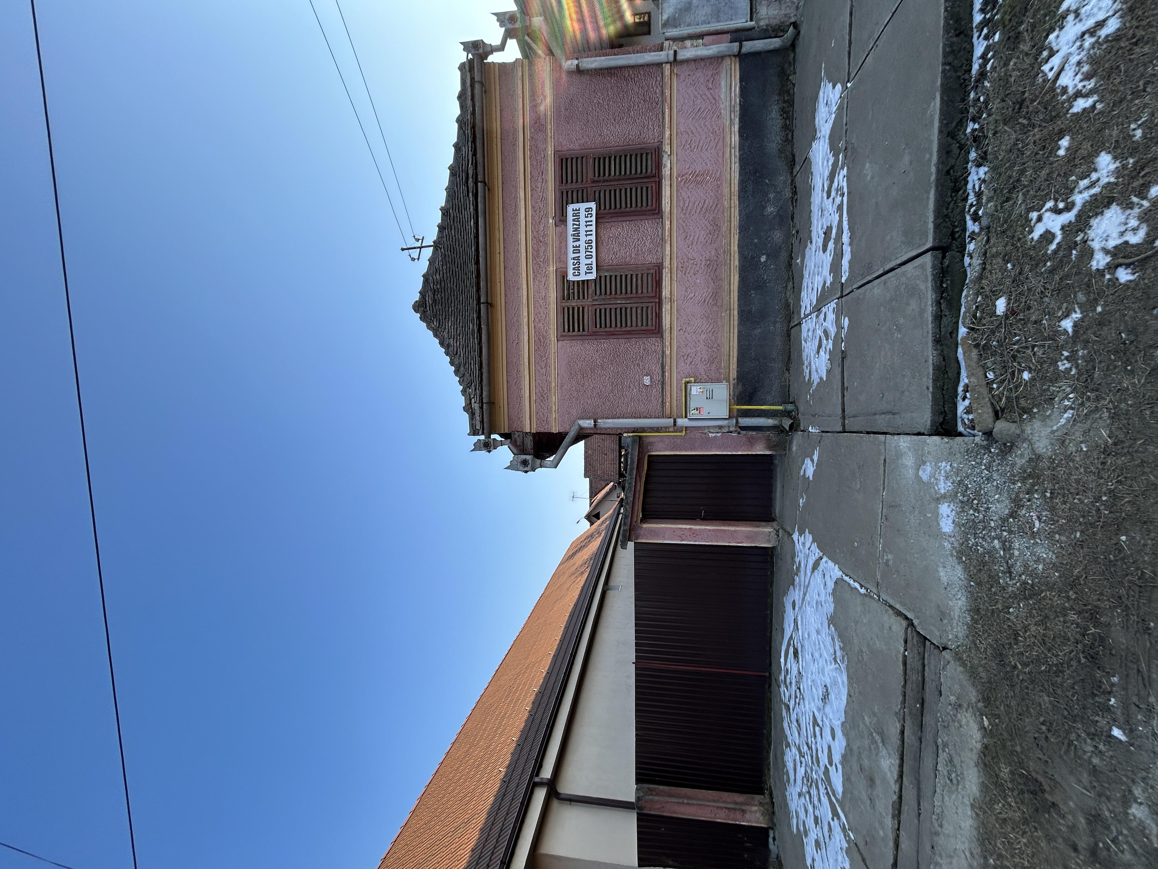Casă de vânzare