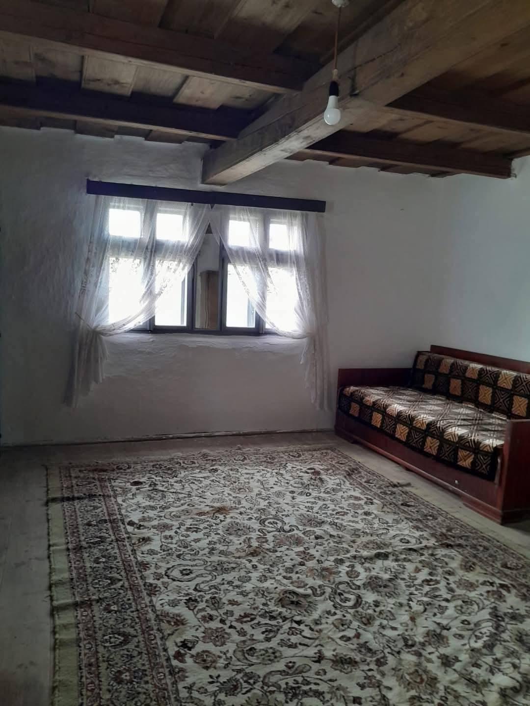 Casă de vânzare