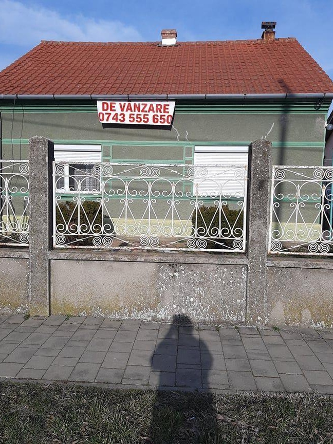 Casa de vanzare- Chisineu-Cris- 85 000 EURO negociabil