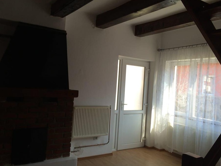 CASA DE VANZARE- CONVENABIL- PROPRIETAR-175 000 E