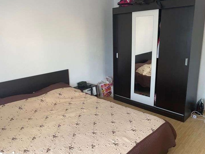 Casa de vanzare cu beci și 3000 teren