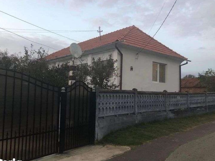 Casa de vanzare cu etaj  cu acte la zi