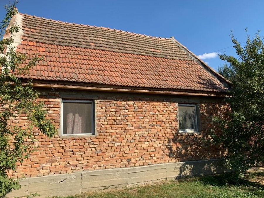 CASA DE VANZARE CU GRADINA 1000 MP
