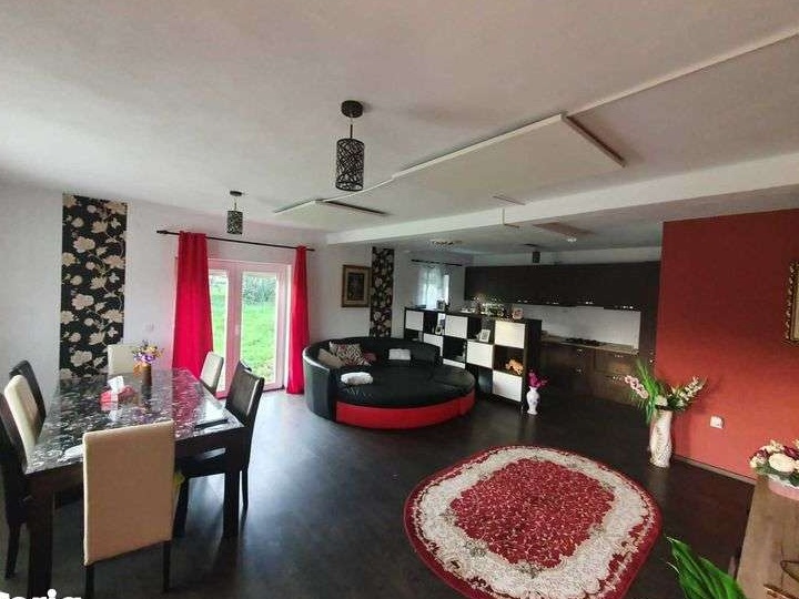 Casa de vanzare cu gradina