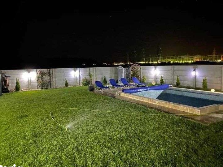 Casa de vanzare cu PISCINA