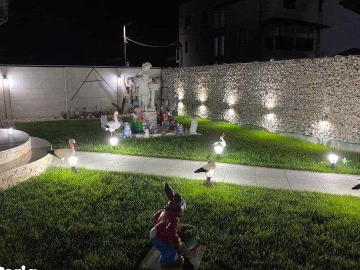Casa de vanzare cu PISCINA
