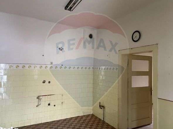 Casa de vanzare cu pivnita si pod mansardabil in Sibiu Resita