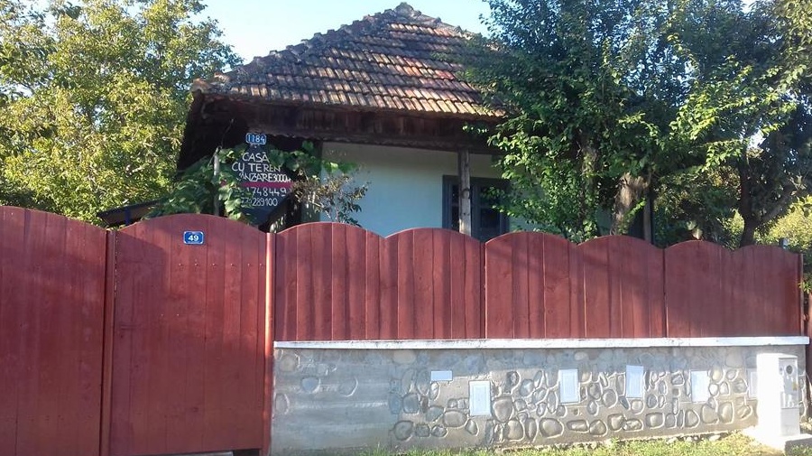 Casă de Vânzare cu Teren