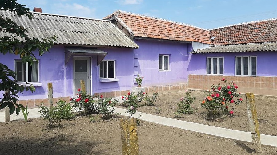 Casa de vanzare cu teren generos