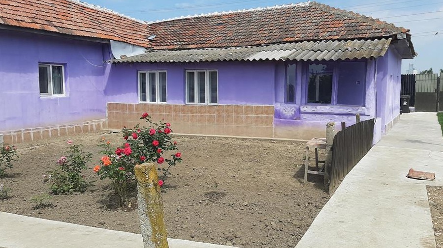 Casa de vanzare cu teren generos
