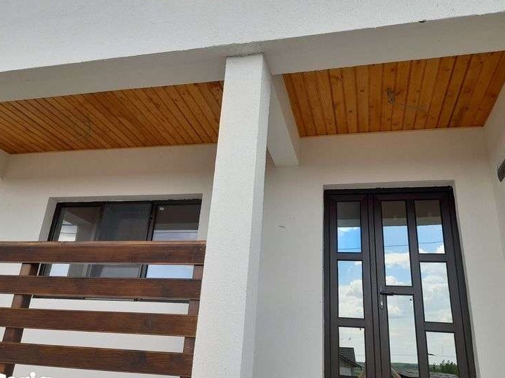 Casă de vânzare în com Branistea