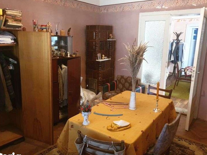 Casa de vanzare intr-o zona linistita !