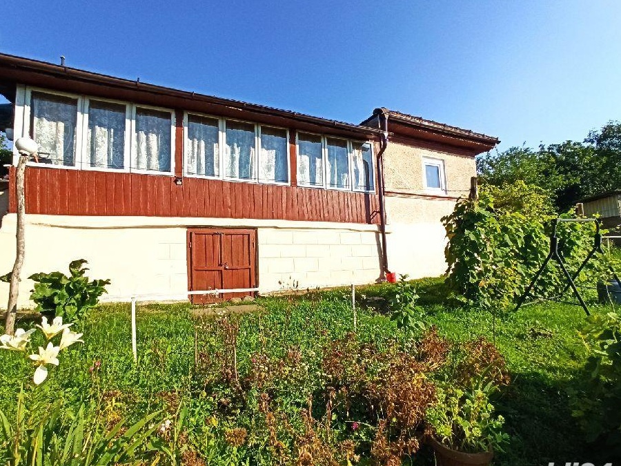 Casă de vânzare într-o zonă superbă