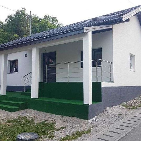 Casă de vânzare la 4,5 km. de Vâlcea