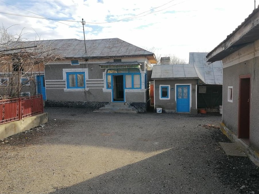 Casa de vânzare la 7 km de autostrada A1 în Comuna Visina Județul Dambovita