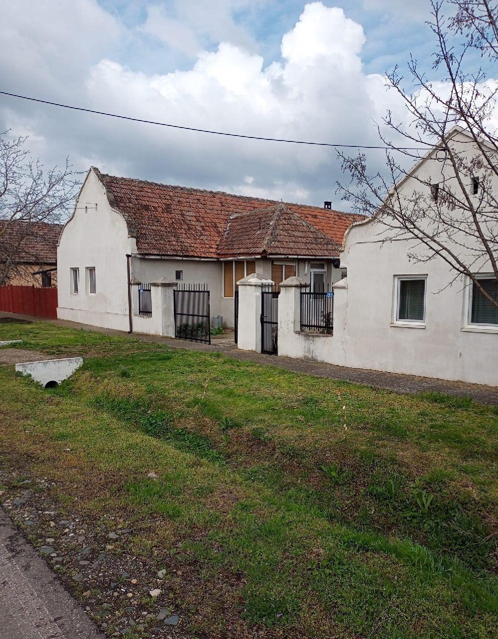 Casa de vânzare la sat