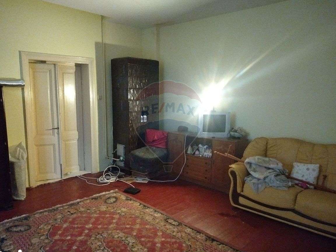 Casă de vânzare pe str. Ioniță Sandu Strudza, 133.000 euro, negociabil