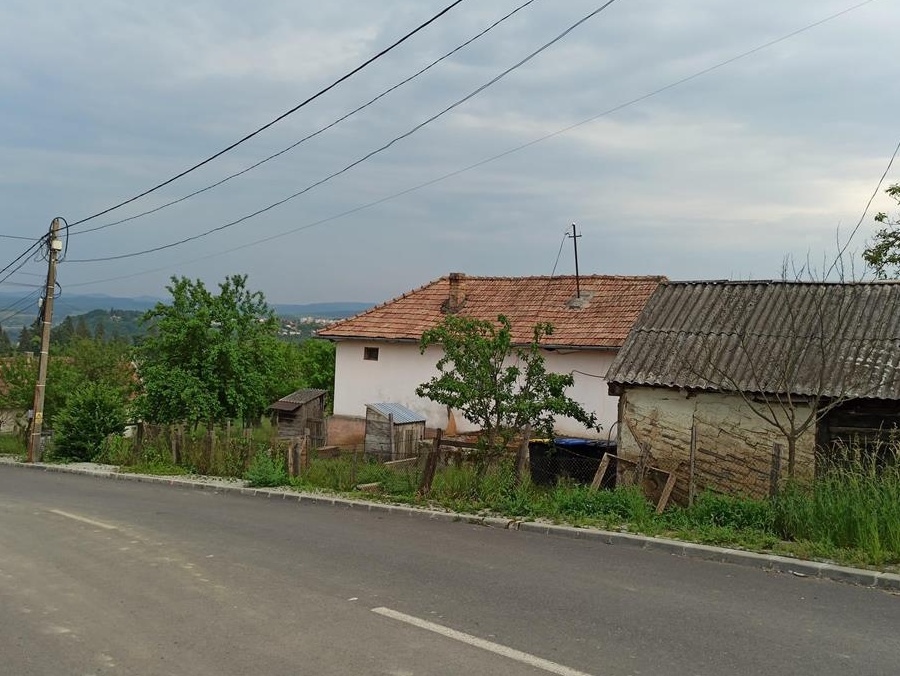 Casă de vânzare plus teren