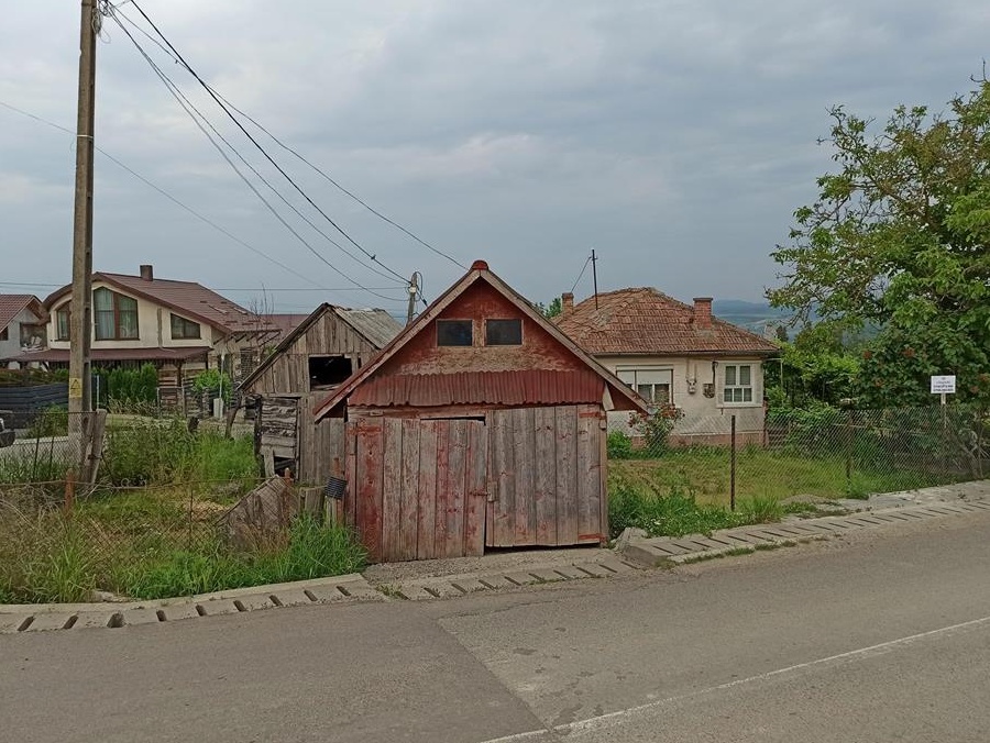 Casă de vânzare plus teren