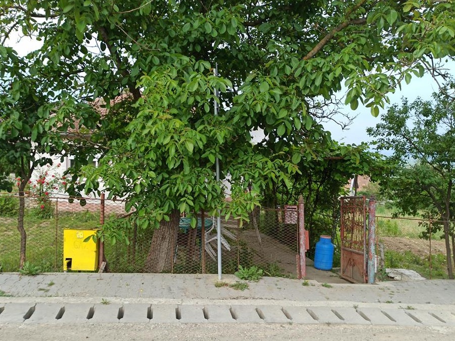 Casă de vânzare plus teren