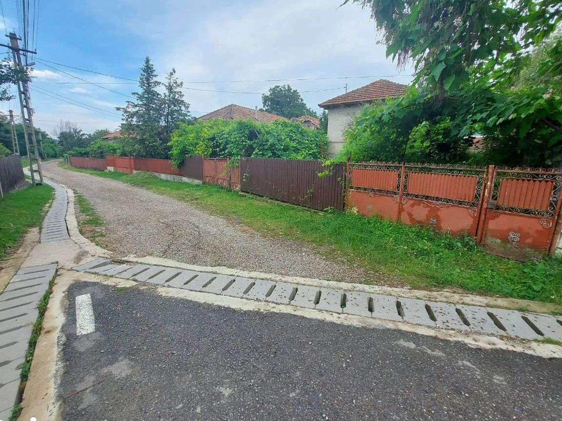 Casa de Vanzare + Teren 1414 mp in Cislau - Buzau