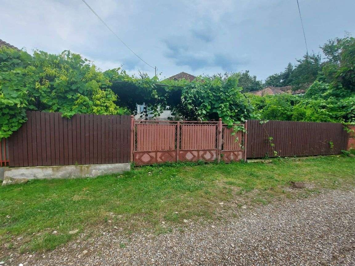 Casa de Vanzare + Teren 1414 mp in Cislau - Buzau
