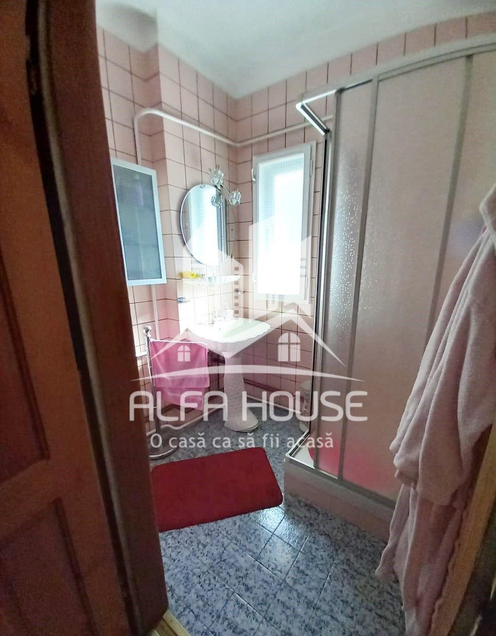 Casa de vanzare , zona centrala !