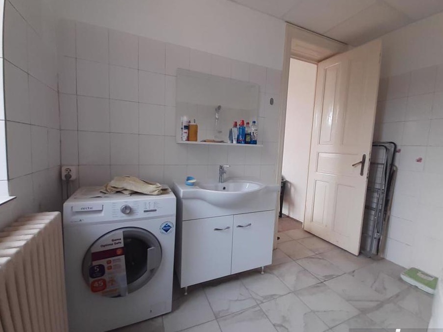 Casa deosebita ideala pentru diverse activitati, zona Parcul Circului