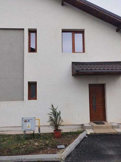 Casă duplex Strejnicu