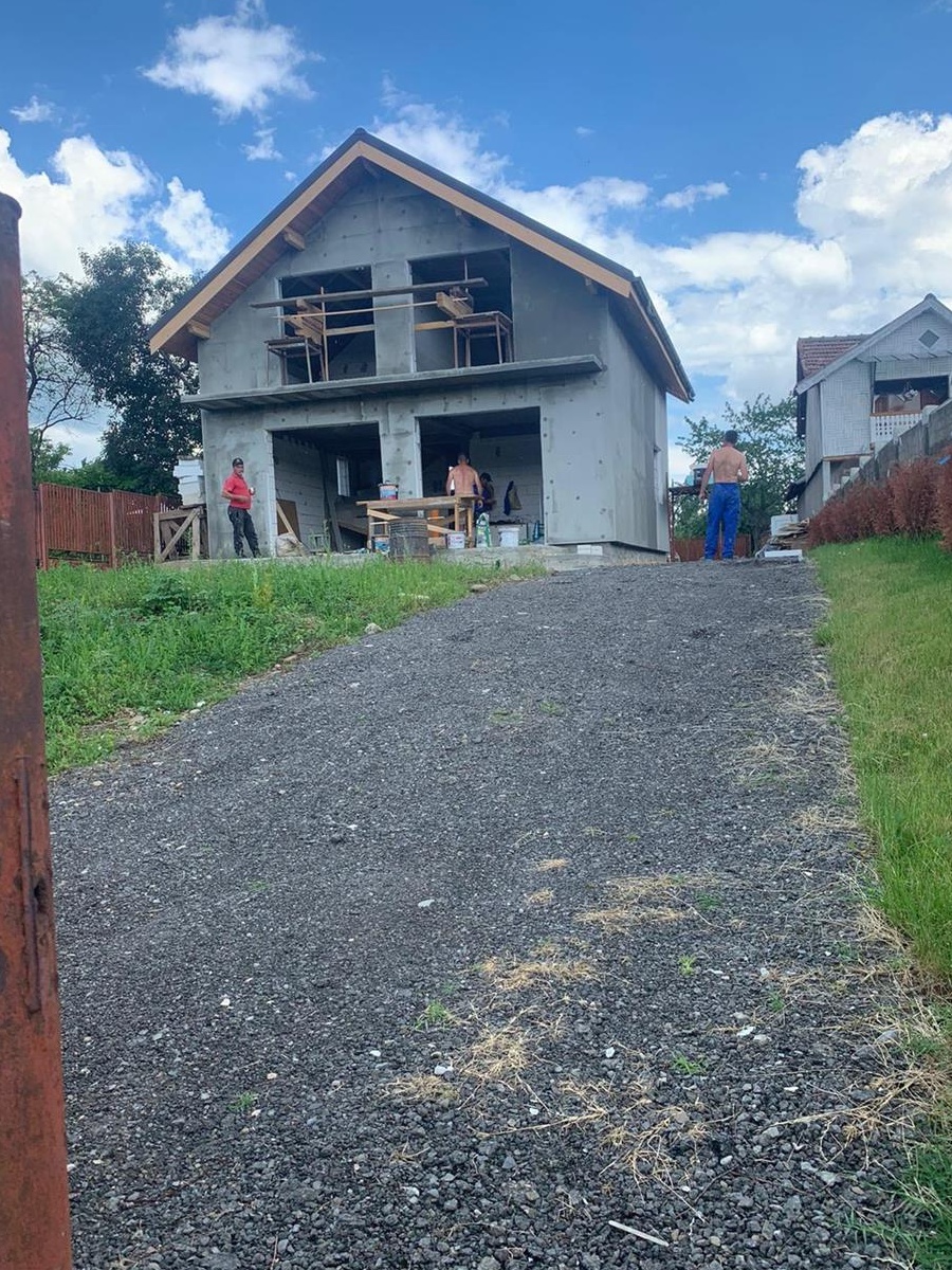 Casa in constructie Valenii de Munte(Malu Vanat)DN1A,1500 mp teren,112 mp utili,Peisaj super,ocazie