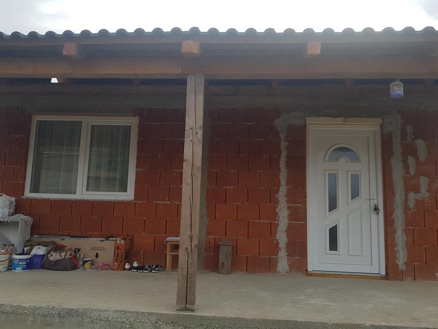 Casa In Paleu. 600 m2, finisata la interior.