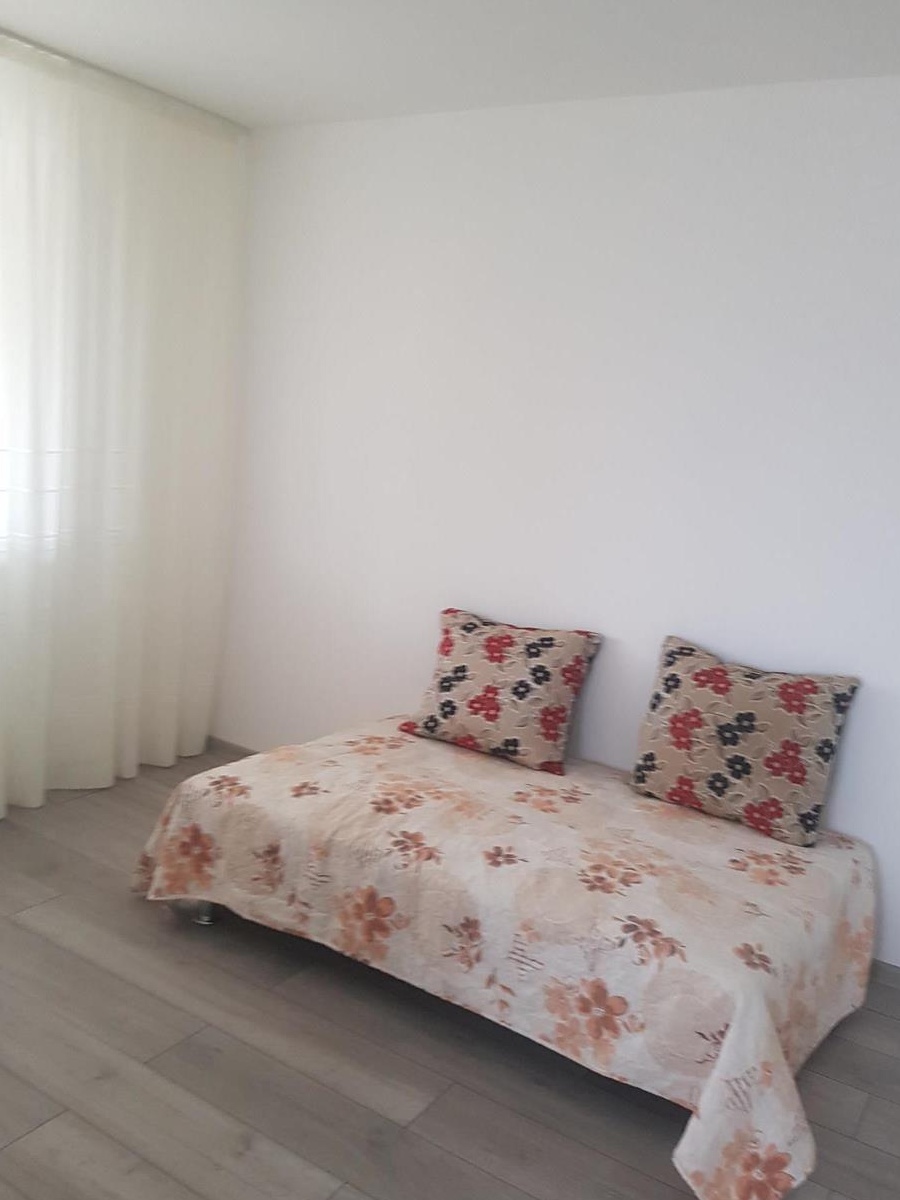 Casa In Paleu. 600 m2, finisata la interior.