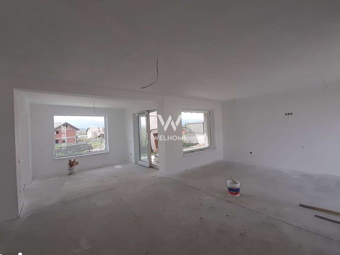 Casa individuala, 400 mp teren, cu carport langa padurea Dumbrava