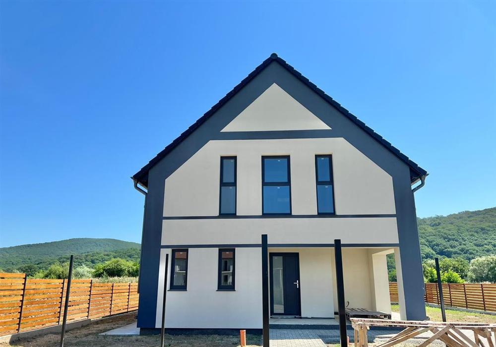 Casa individuala cu 4 camere de vanzare in Talmaciu