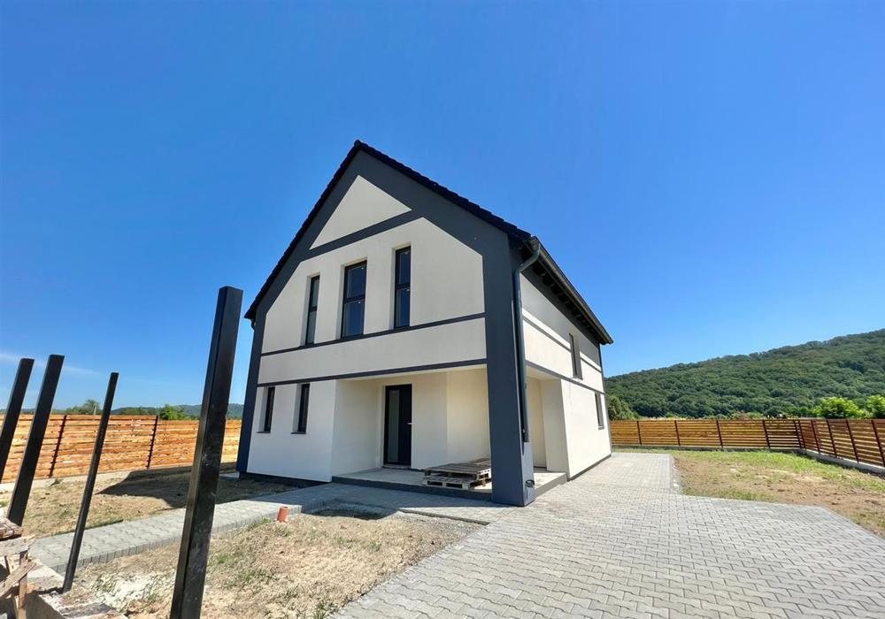 Casa individuala cu 4 camere de vanzare in Talmaciu
