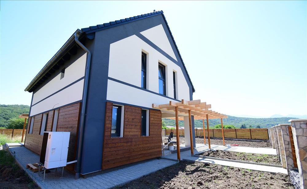 Casa individuala cu 4 camere de vanzare in Talmaciu