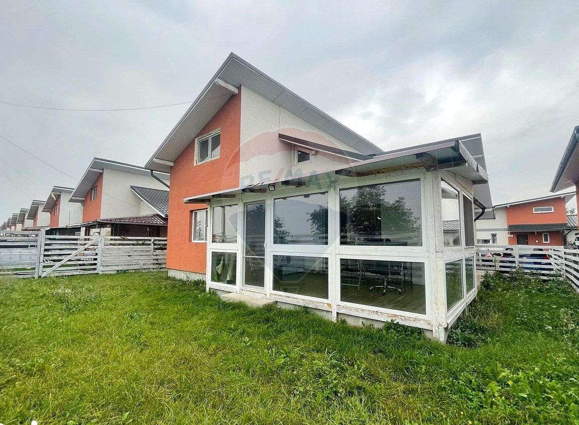 Casă individuală cu grădină de 300mp, Tărlungeni