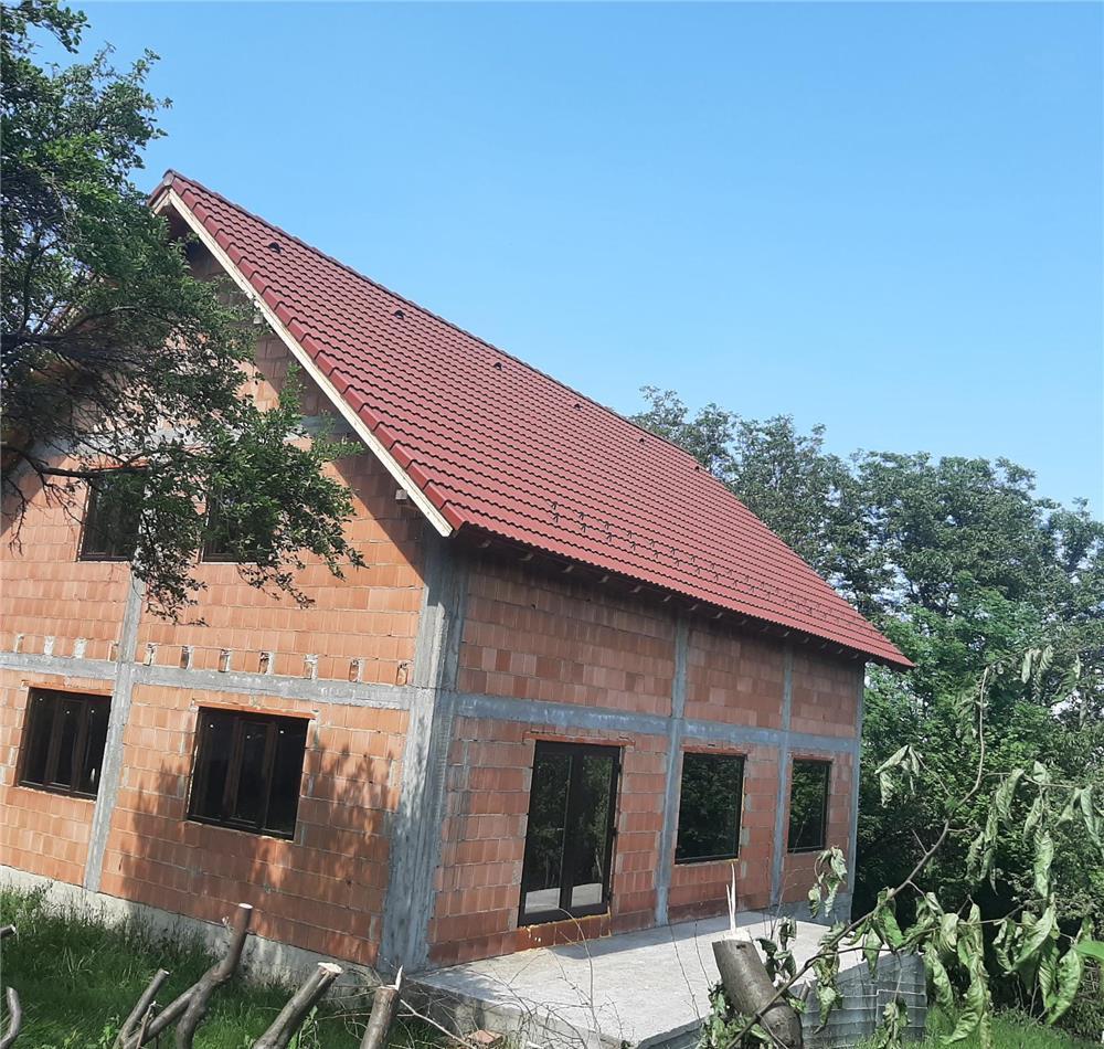 Casa individuala de vanzare la rosu zona linistita Rășinari
