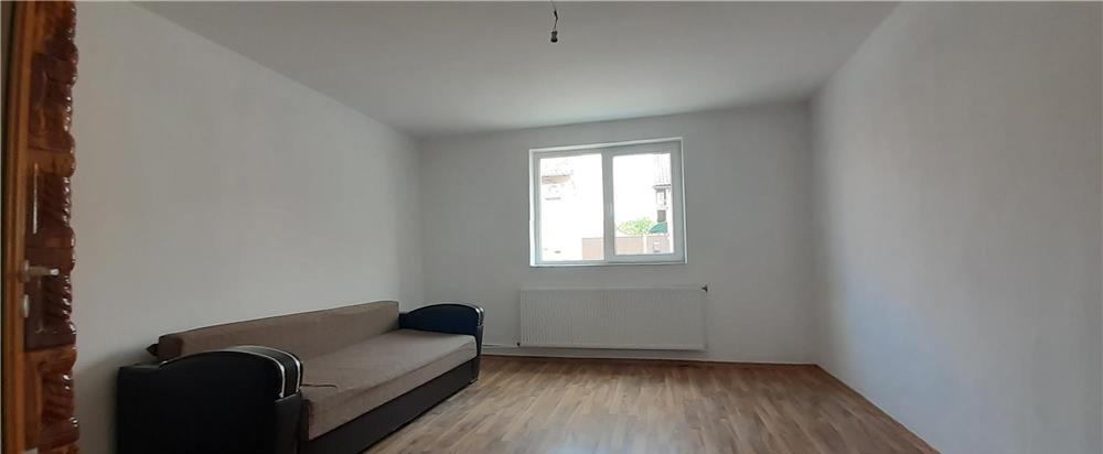Casa individuala in oras. Gradina.Garaj.