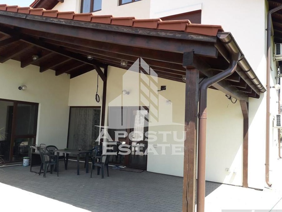 Casa individula ,cu spatiu comercial,Aleea Ghirodei