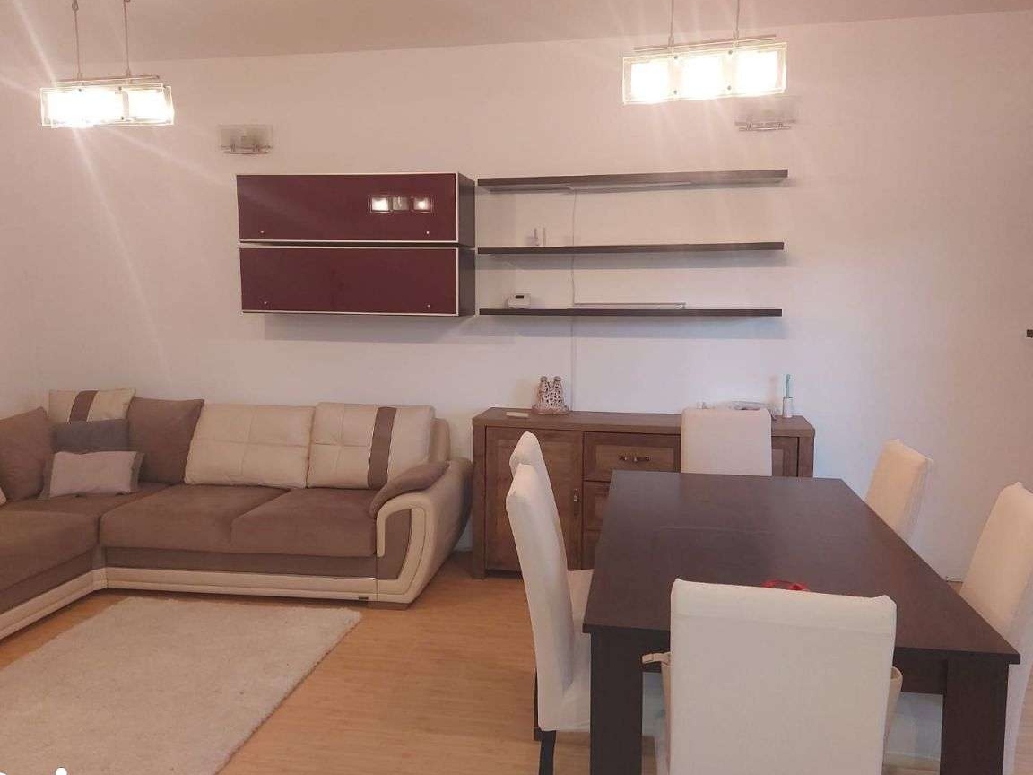 Casa insiruita, 100 mp 3 camere,  gradina,  parcare, zona Buna Ziua
